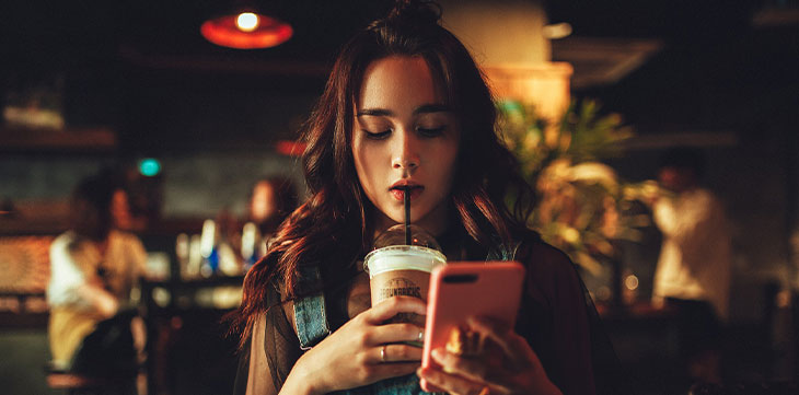 51黑料吃瓜网的魅力所在 51黑料吃瓜网专注于娱乐圈的黑料与内幕消息,以其快速、全面