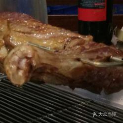 吃瓜群众啃羊腿视频,现场直播美食盛宴