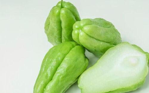 女人梦见吃瓜吐籽瓜,女人吃瓜吐籽，揭秘瓜中奥秘