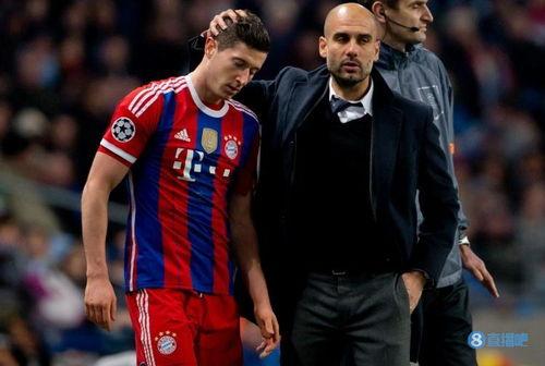 足球现场解说吃瓜,一场场激情赛事，一幕幕吃瓜瞬间