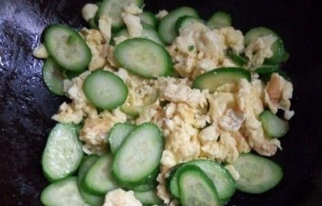 圆形翠绿瓜怎么吃,翠绿圆形瓜的美味食法揭秘