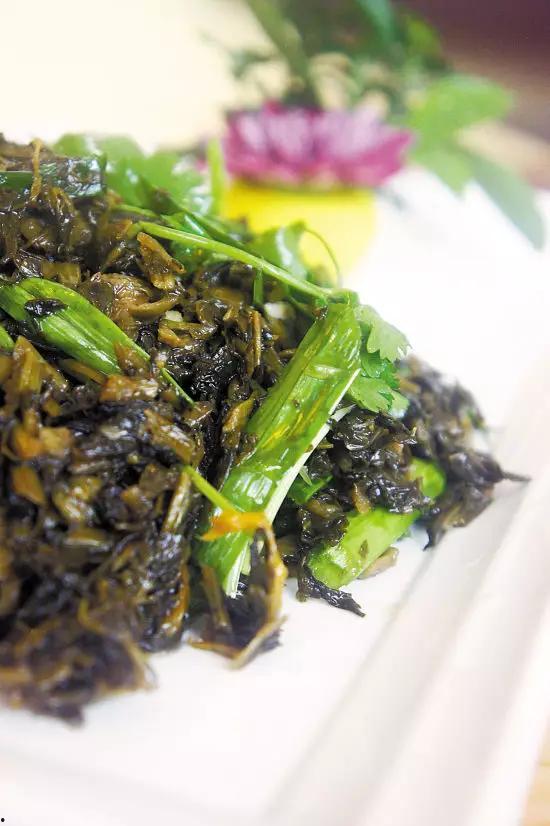 吃咸瓜配白粥,传统美食的完美搭配