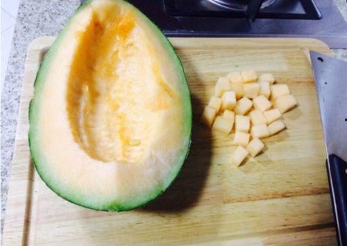 吃完鱼肉可不可吃哈密瓜,揭秘吃完鱼肉后能否享用哈密瓜的饮食奥秘