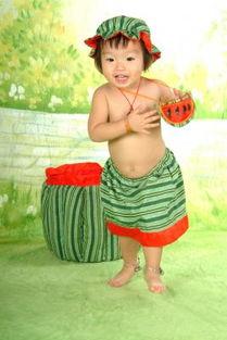 婴儿吃瓜周岁照