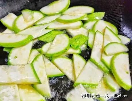 吃角瓜胃酸吗,胃酸反应揭秘